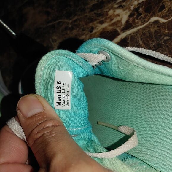 Vans women's Off The Wall skateboard shoes sneaker size 7.5.   447 - Picture 10 of 11